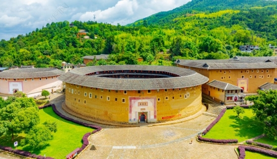 围楼烟火守光阴，客家人聚族而居的活化石