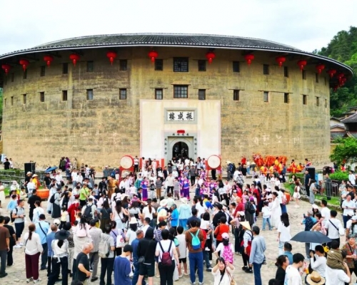 永定土楼五一民俗大赏，烟火气十足