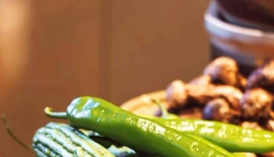 客家酿菜：寻常食材里的迁徙记忆与生存智慧