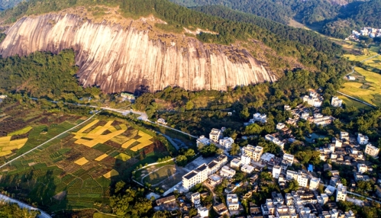 博白客家少年与乡音的滚烫羁绊，揣乡愁赴远方