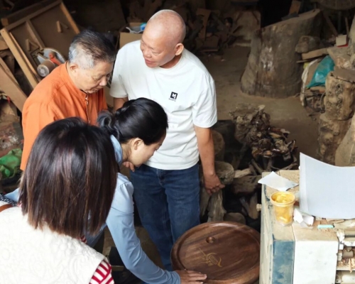 调研非遗根雕 传承客家匠心｜兴宁市民协专题调研根雕技艺