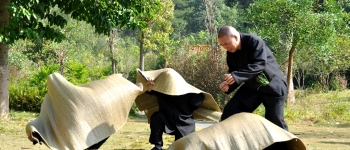 席狮舞，梅州独有的诙谐“香花狮”