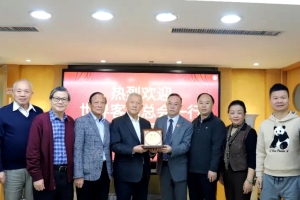 粤台客属社团热络互动 邱镜淳访粤拓新合作