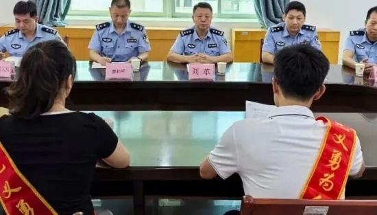 客属演员张颂文深夜街头救人获评"见义勇为先进个人" ...