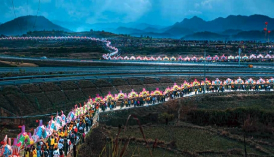 马年寻根龙岩｜土楼藏年韵，山水载乡愁