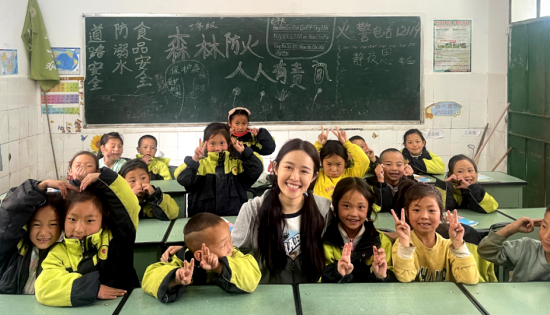 从梅州到大凉山，她用五年为孩子们"画"出一座桥