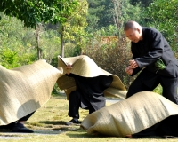 席狮舞，梅州独有的诙谐“香花狮”