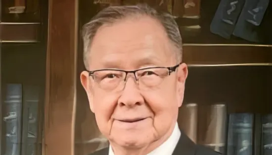 丹斯里丘思东：从锡矿少年到国会议员的客家传奇
