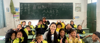 从梅州到大凉山，她用五年为孩子们"画"出一座桥