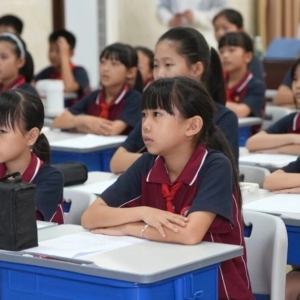 从围屋到世界：乡音铸就的文化自信