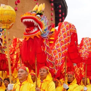 龙南首届舞龙大赛引爆元旦，千年客家非遗焕发新生