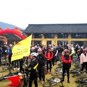 骑行寻味围屋N种玩法！龙南元旦百骑邂逅客家热土