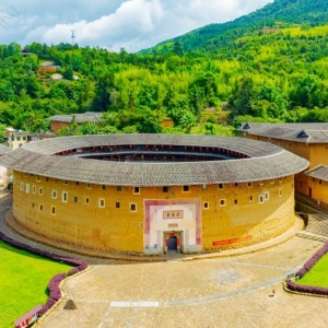 围楼烟火守光阴，客家人聚族而居的活化石