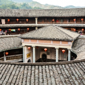 数智时代城市出海：地方感三重转译让围龙屋走向世界