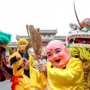 赣州兴国民俗巡游闹新春，千人手绘客家年味画卷