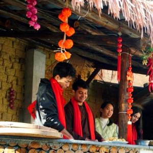 围屋炊烟暖“巴铁”：中巴青年客家年里话团圆