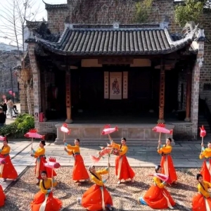 古书院秒变穿越现场，客家非遗+光影秀震撼新春