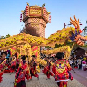 世界最大花灯楼点亮兴宁，客家上灯民俗焕新韵