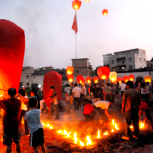 客家“添丁”大戏：兴宁赏灯为何能连闹半个月？