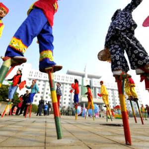 章贡区民间高跷，云端舞步中的客家记忆与传承坚守