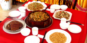 兴国粉笼床“四星望月”，毛泽东命名的客家红色名菜