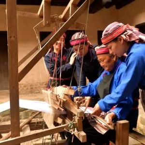 全南蓝巾帕制作技艺，一条头巾承载客家妇女的千年智慧