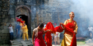 赣南客家围屋习俗，一座围屋就是一部客家生存史诗