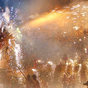 埔寨火龙，元宵夜的“东方烟火巨龙”