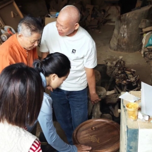 调研非遗根雕 传承客家匠心｜兴宁市民协专题调研根雕技艺