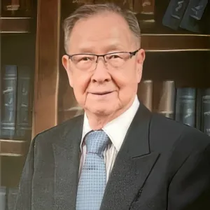 丹斯里丘思东：从锡矿少年到国会议员的客家传奇